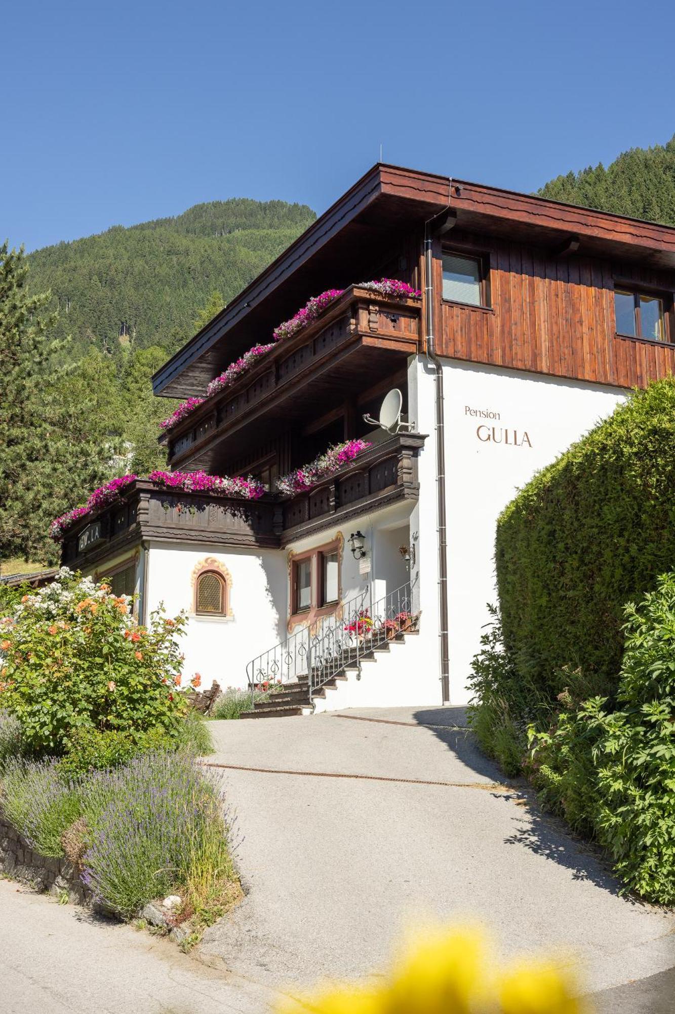 Pension Gulla - Ferienhaus Appartements B&B 施图拜河谷新施蒂夫特 外观 照片