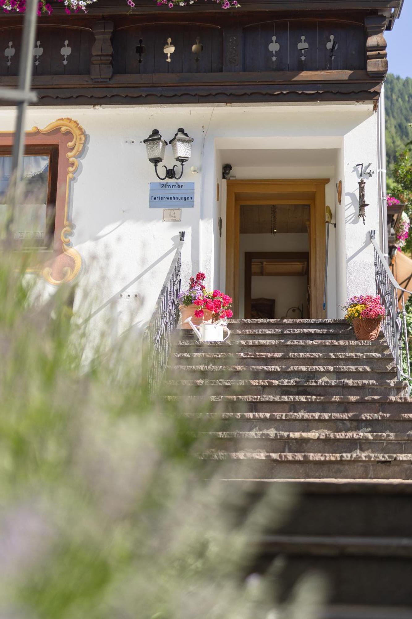 Pension Gulla - Ferienhaus Appartements B&B 施图拜河谷新施蒂夫特 外观 照片